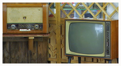 vanha televisio ja radio (copyright YLE/videokuvaa)